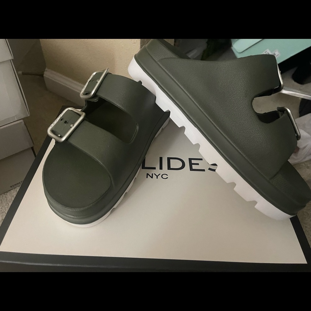 J/Slides - Picture 3 of 3